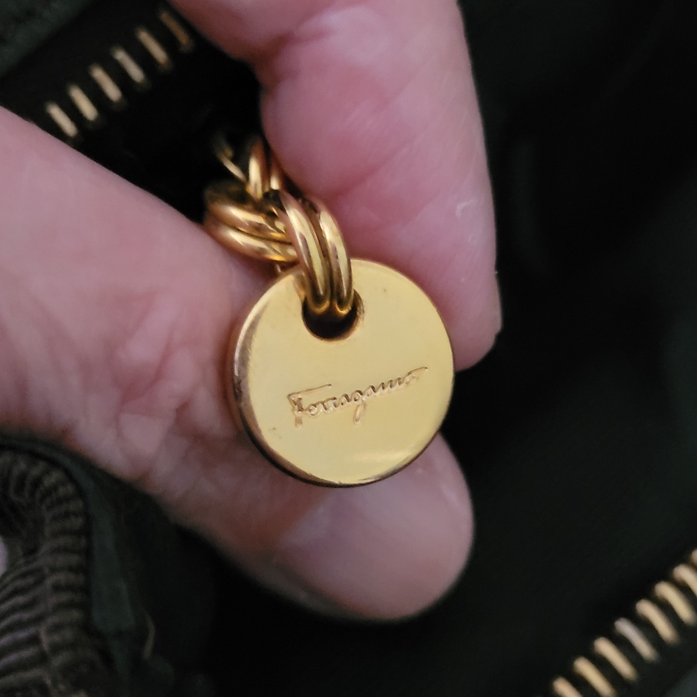 Salvatore Ferragamo Vintage Gancini Vara Chain Shoulder Bag - Picture 12 of 14